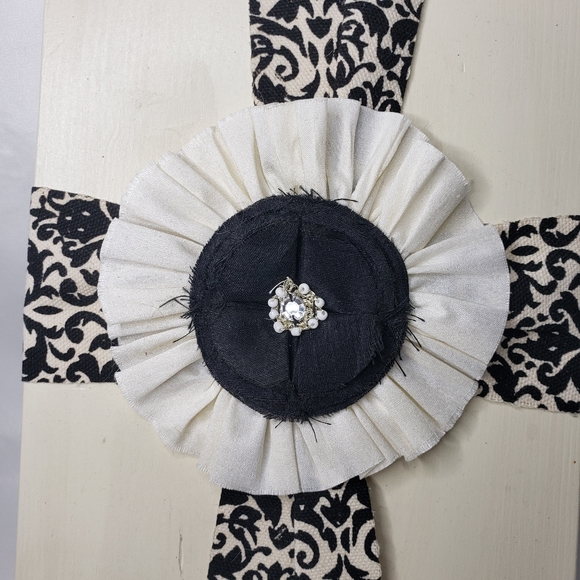 Handmade Wall Plaque Cream & Black Painted Wood Scroll Damask Fabric 11.5" x 7" - Picture 5 of 8